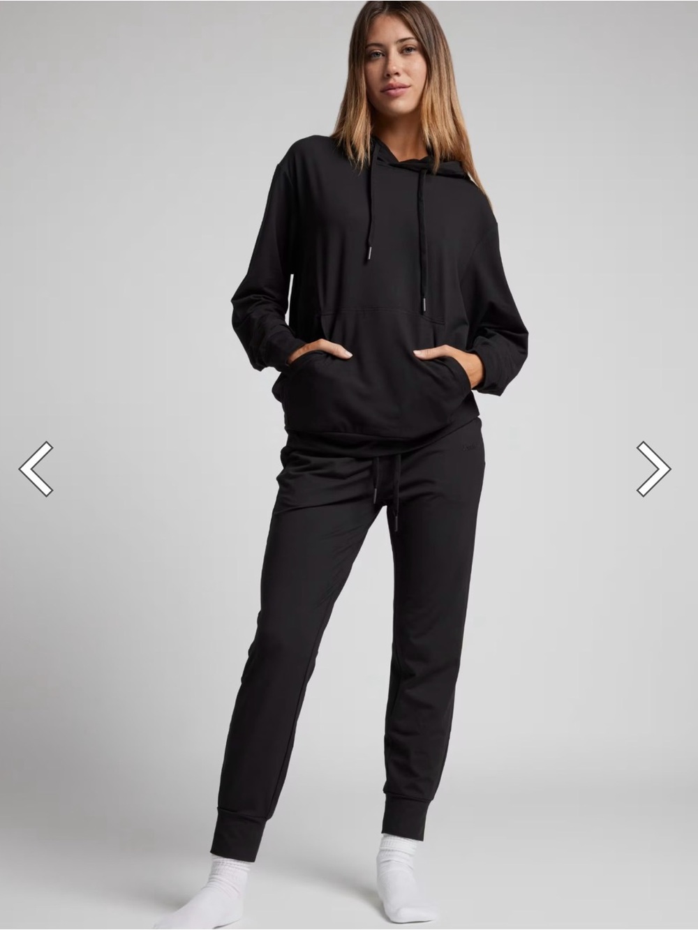 Women’s Black Jogger Set-  Comfrt